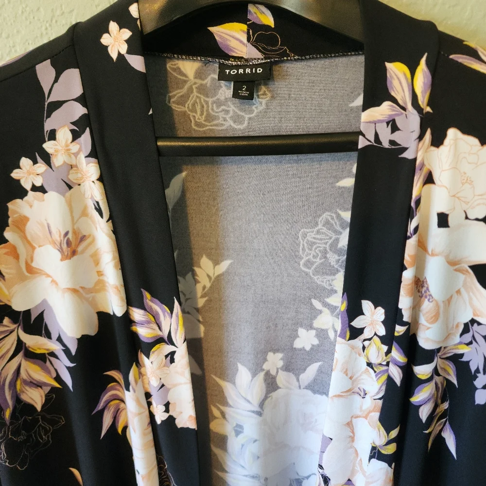 Torrid - 2X - Floral Stretch Open Front Drape Cardigan - Picture 2 of 7